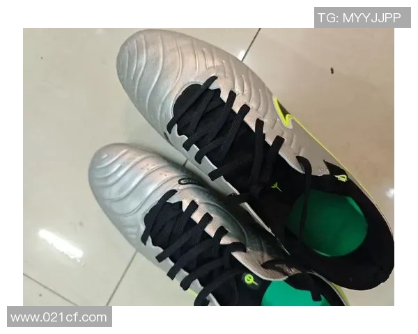 穿短钉足球鞋的明星球员盘点 他们如何选择装备提升比赛表现